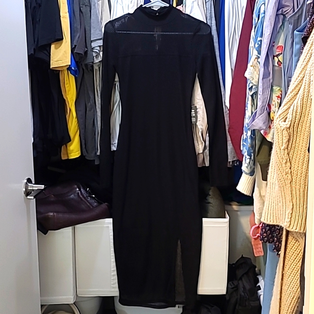 Black long-sleeved midi dress
